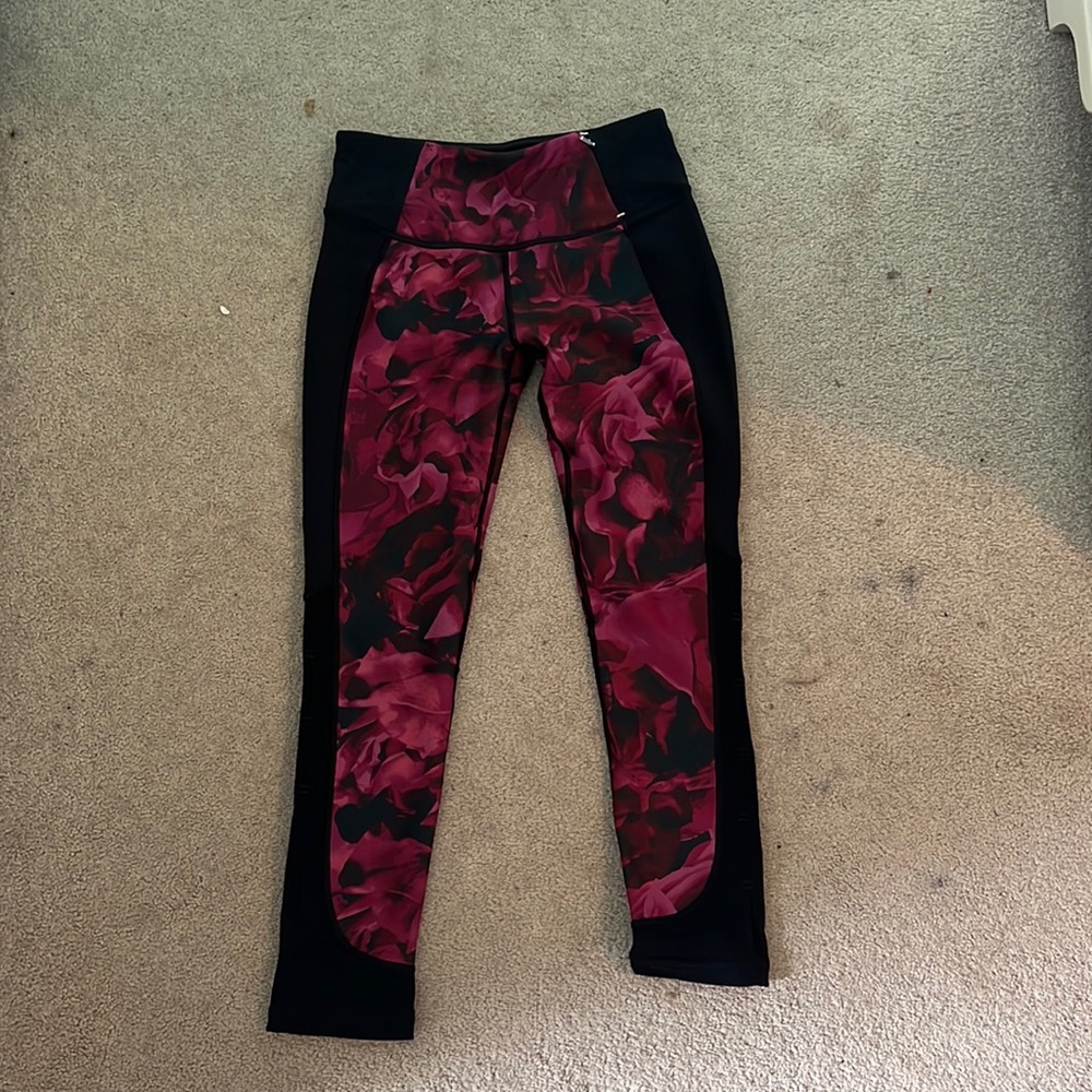 Carrie Underwood Leggings
